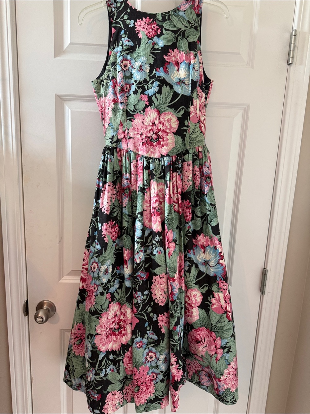 Floral Sleeveless Women’s ' Dress - Black with Pink & Green Floral